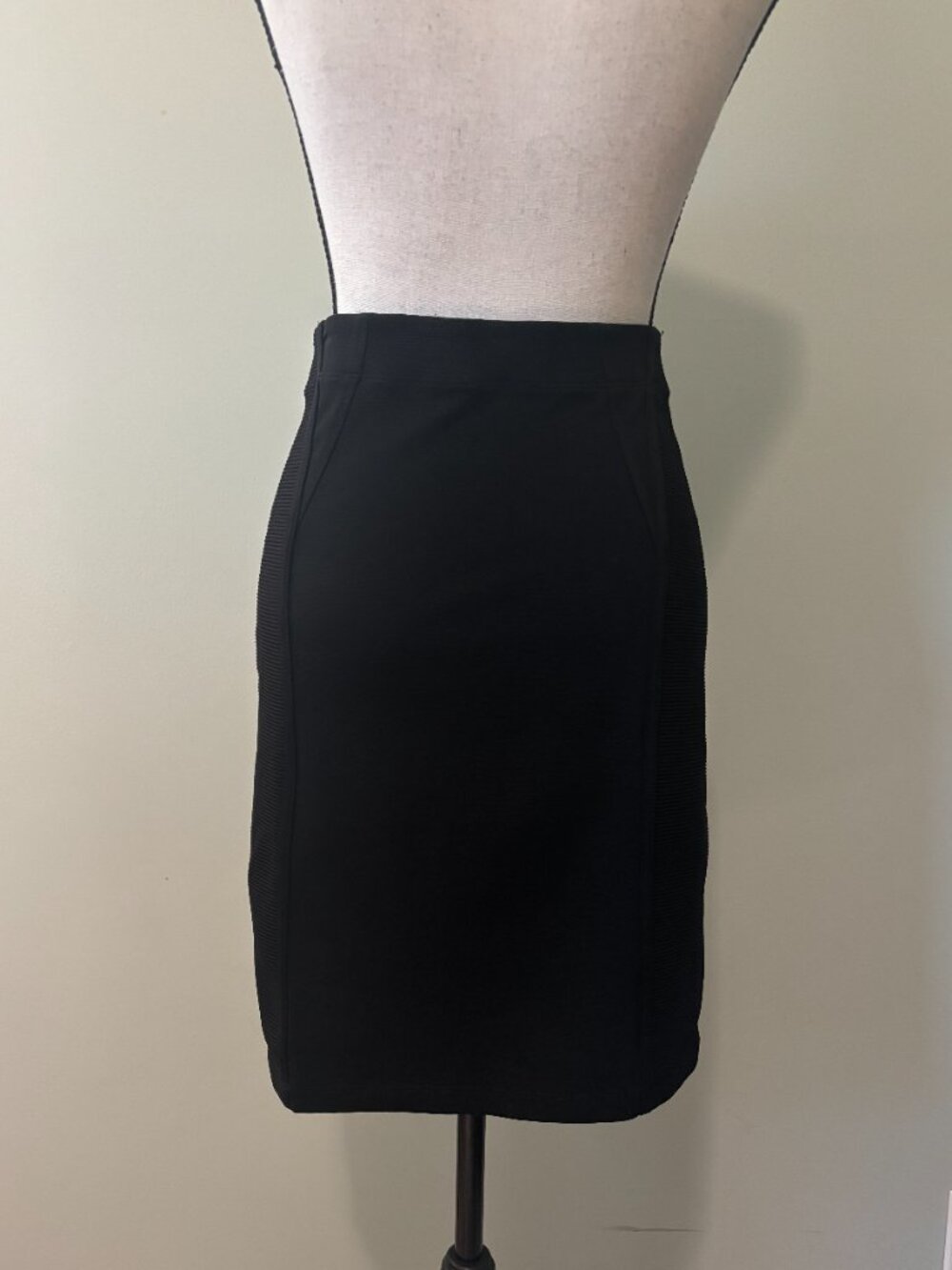 BCBGMAXAZRIA Black Ribbed Panel Bandage Pencil Skirt Size M Like New - Picture 3 of 7